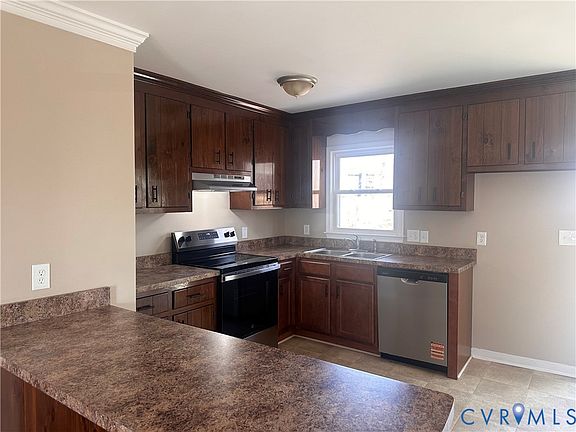 4th image of 8500 Debbs Ln