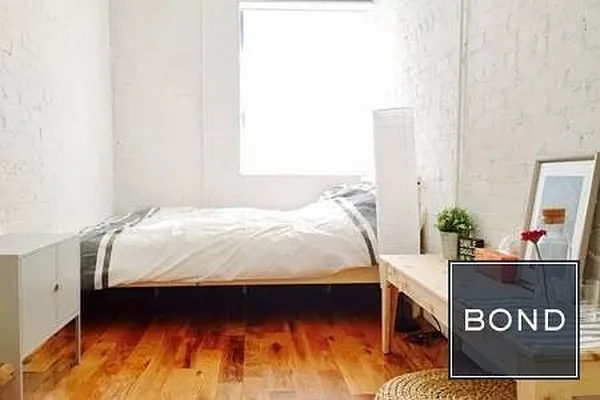 Rented by Bond New York | media 3