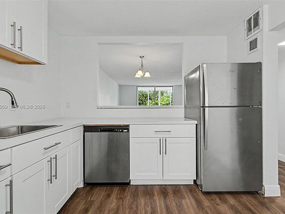 5th image of 1402 NW 80th Ave APT 302