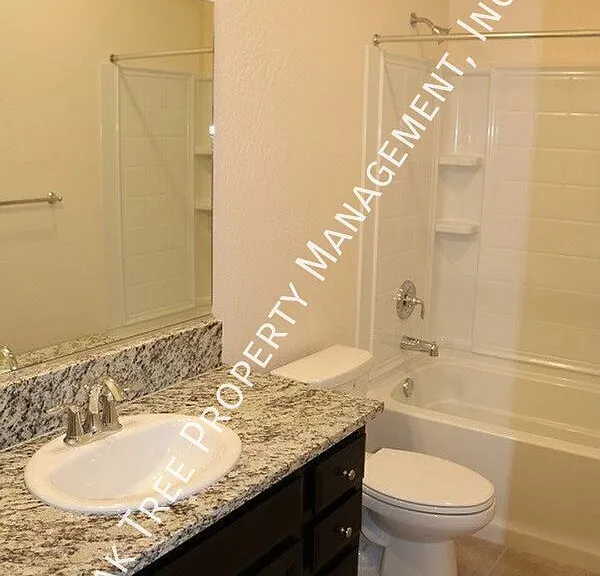 3462 N Clover Ave — Photo 8