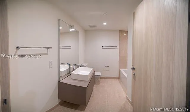 1000 Brickell Plz #4905 — Photo 3