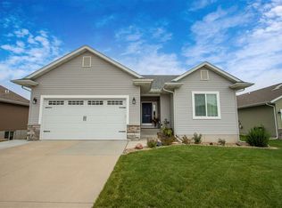 5012 Luke St, Cedar Falls, IA 50613