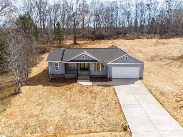 6439 Post Rd, Thomasville, NC 27360