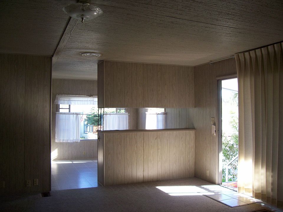 2nd image of 50 Goldenrod Ave