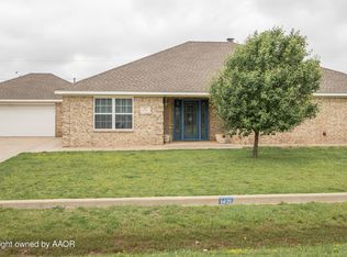 1421 Pecan Ave, Panhandle, TX 79068