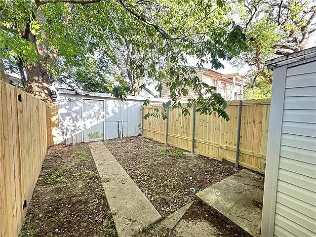 453 Avenue A — Photo 9