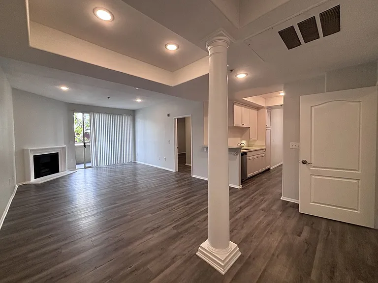 7044 Lanewood Ave — Photo 55