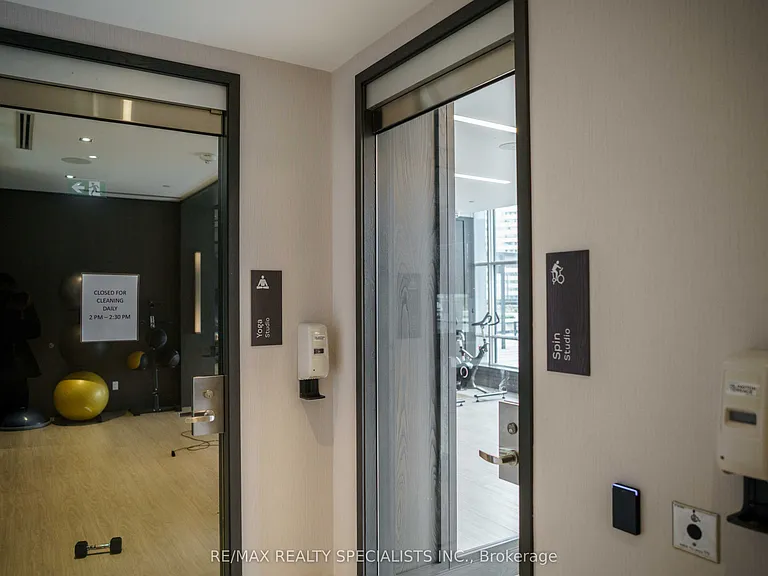 9 Mabelle Ave #326 — Photo 22