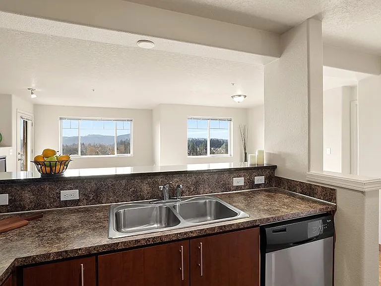 Sunridge Terrace — Photo 10