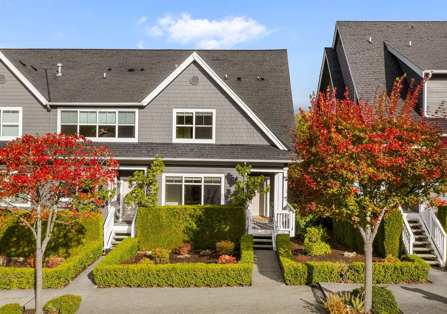 Impeccable 3-Bedroom Home in Issaquah Highlands with Gourmet Kitchen & View Deck — Photo 1