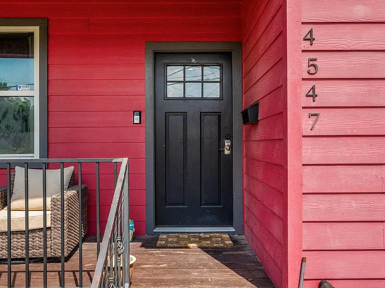 4547 Newberry St — Photo 4