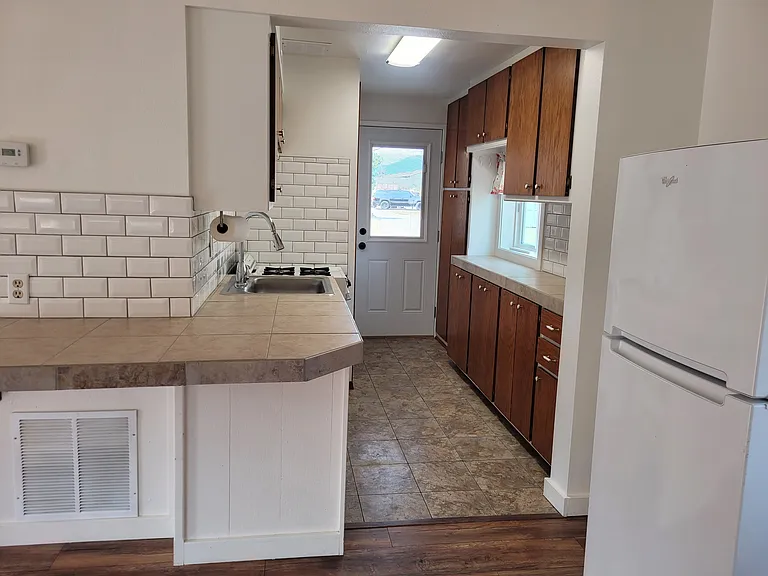 315 S Dunham Ave #B — Photo 5