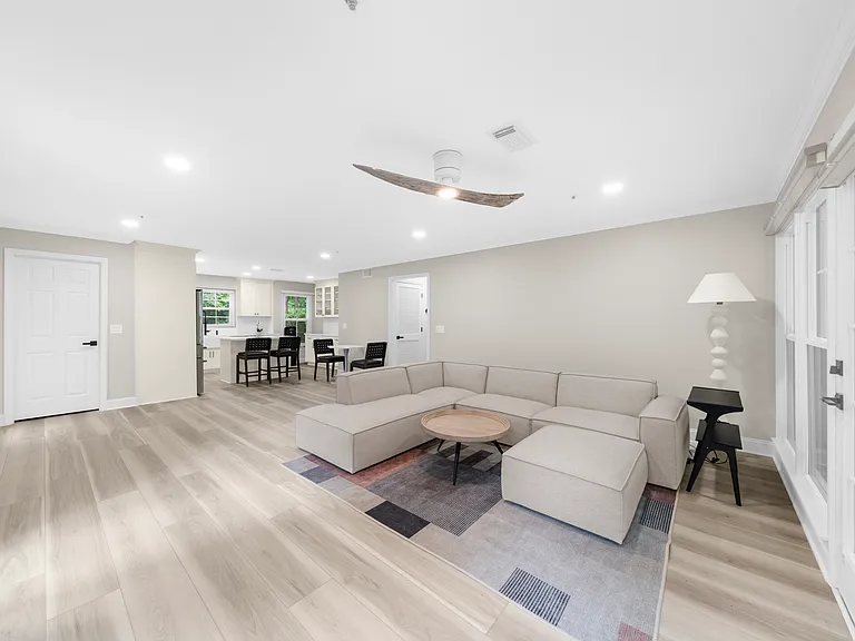 5061 Avalon Dr — Photo 7