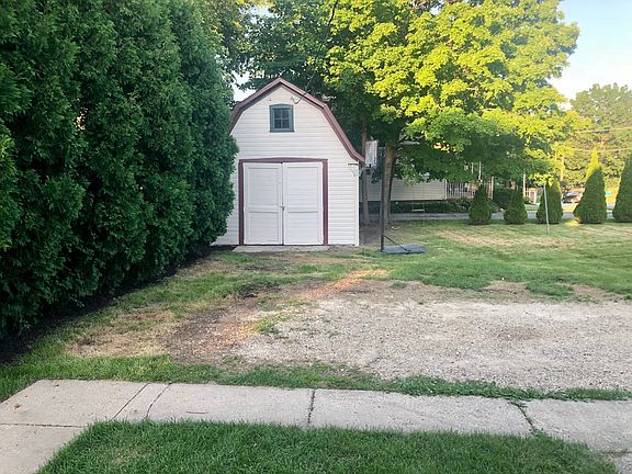 5th image of 527 Bunker St