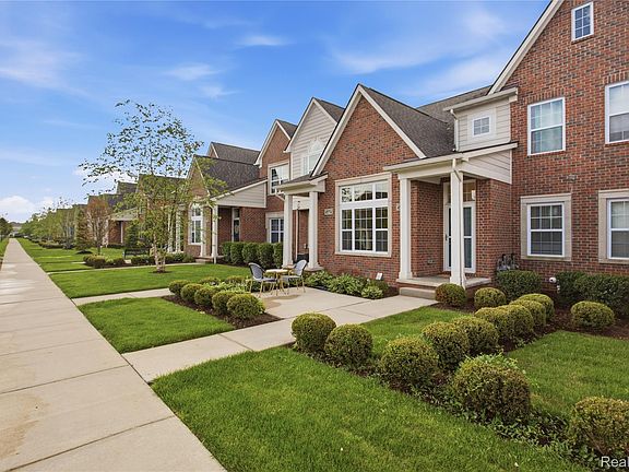 2nd image of 45766 Aragon Ln