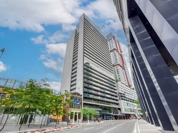330 Richmond St W, Toronto, ON