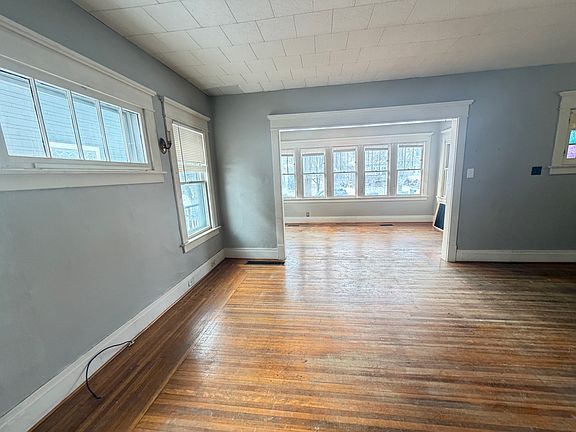 2nd image of 147 Wallace Ave #2
