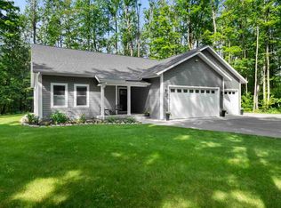 8695 Spring Ridge Dr, Petoskey, MI 49770
