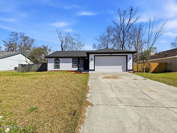 2nd image of 1601 TWIN OAK Drive W