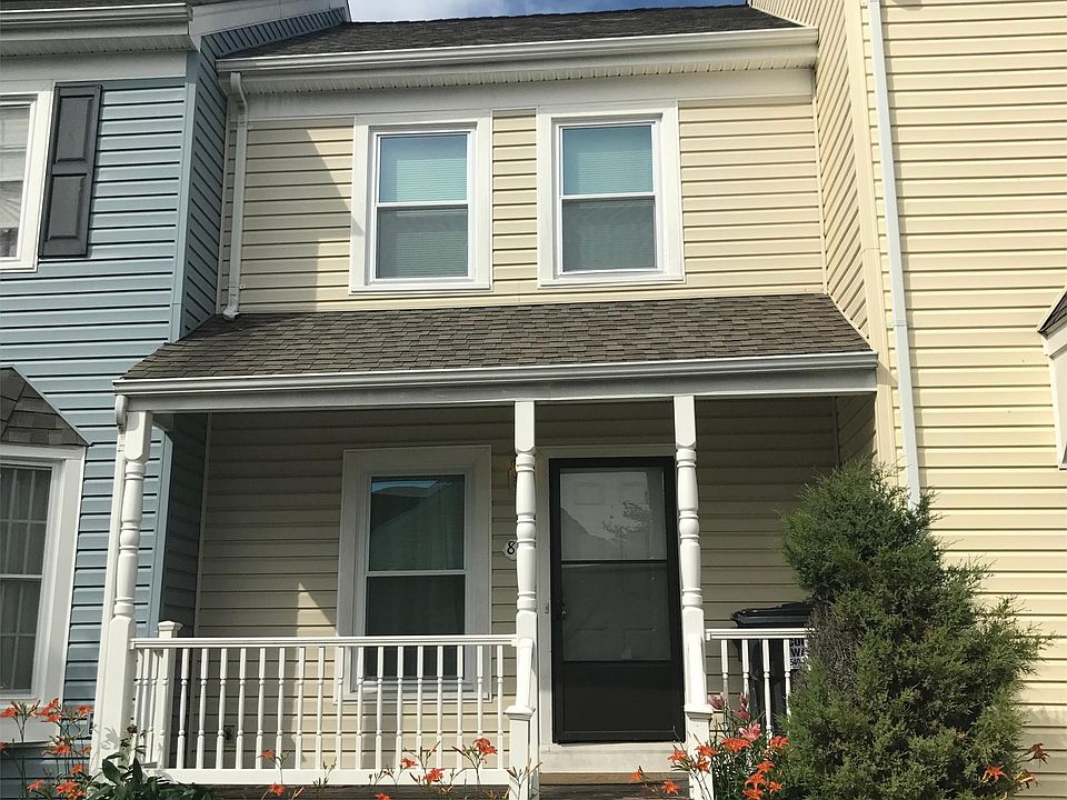 1st image of 813 Madison Ct
