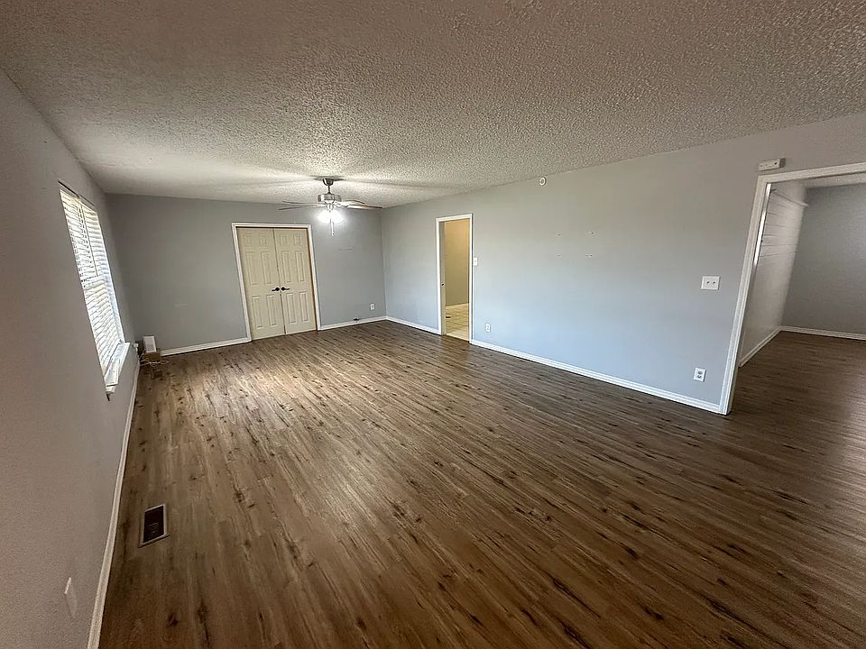 1st image of 223 E Kerby Ave