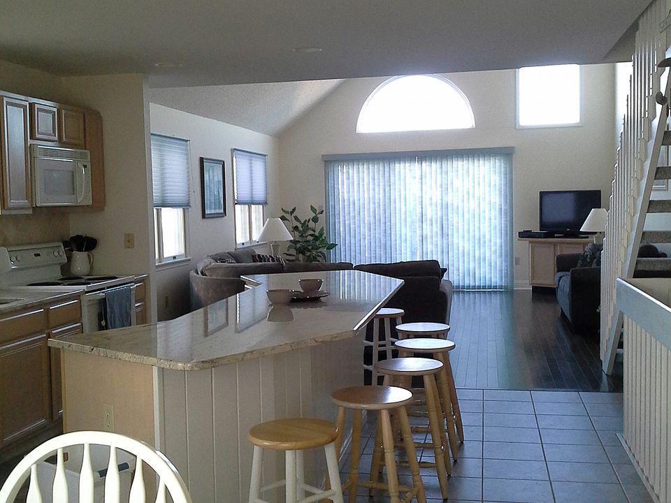 2nd image of 6310 Emmeus Rd