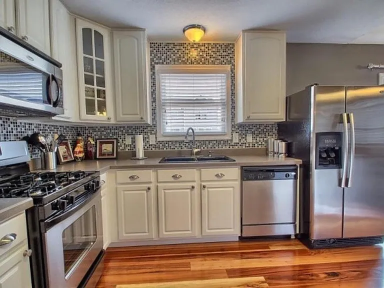 8854 Emerald Hill Dr — Photo 13