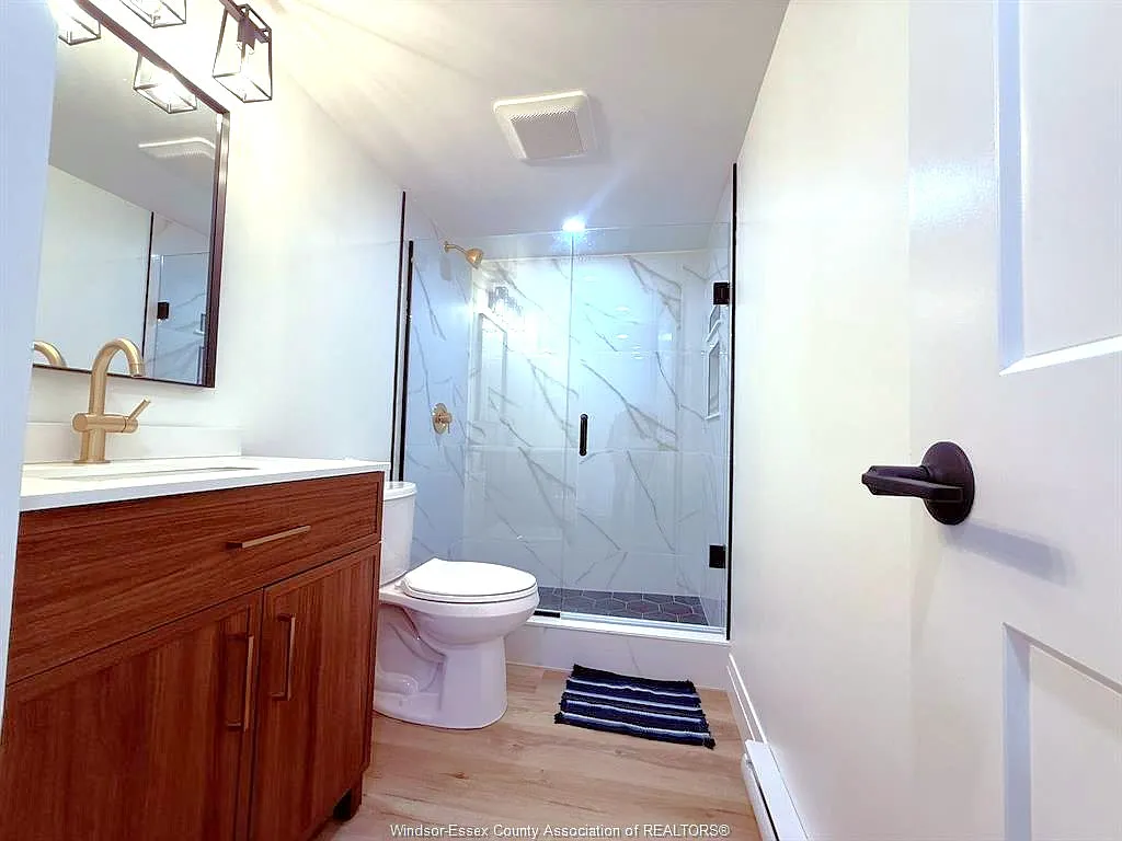 1748 Hall Avenue Lower — Photo 3