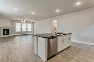 921 Waterview Dr — Photo 14