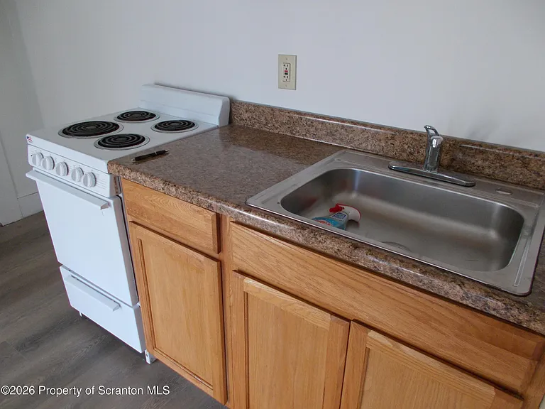 711 Pittston Ave #1B — Photo 5
