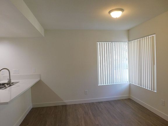 5th image of 859-863 S Park Vine St #859