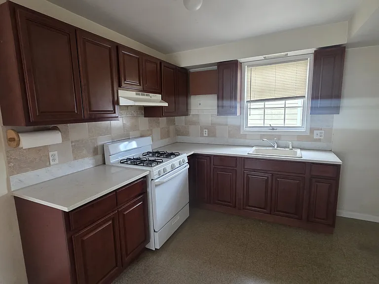 238 Sherman St #2 — Photo 6
