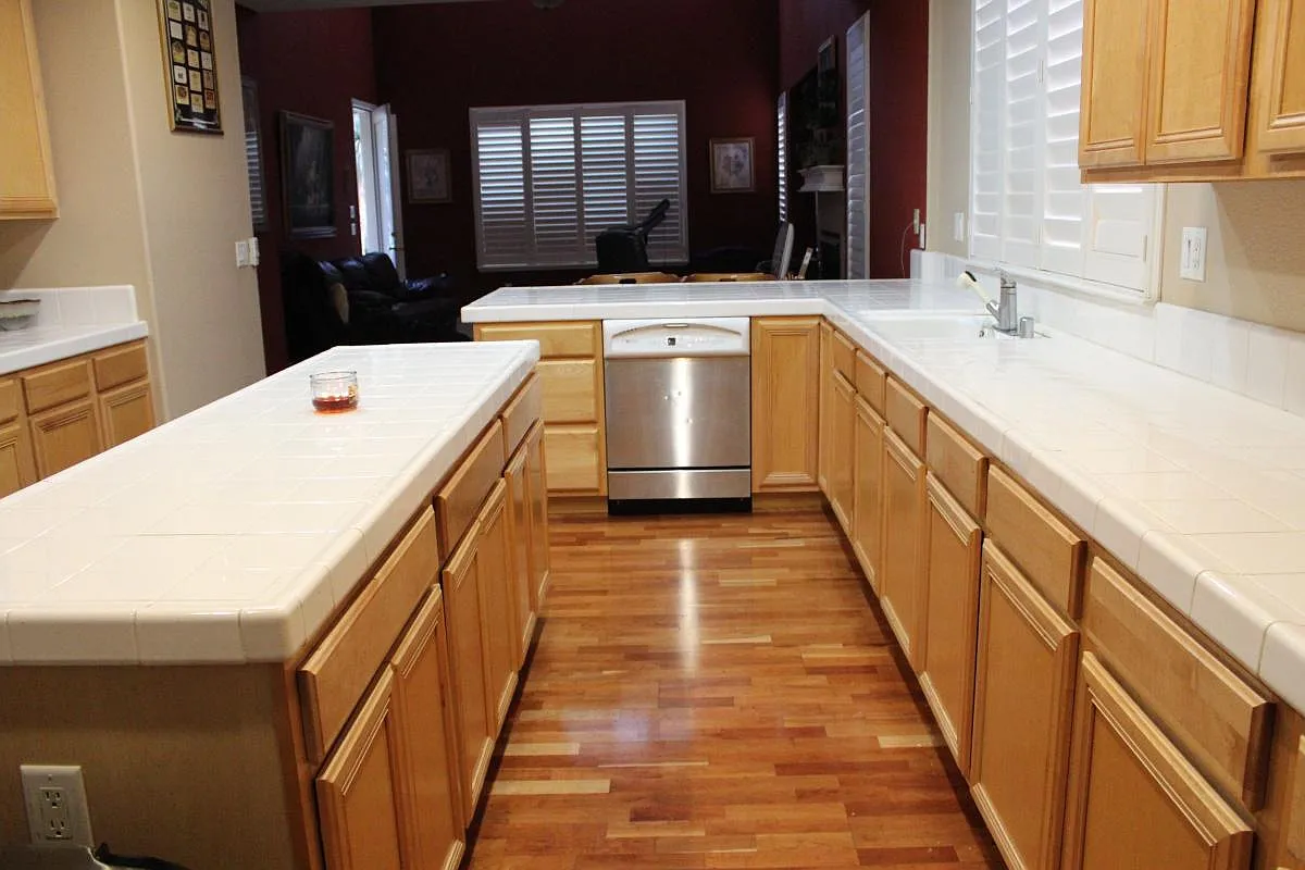 Kitchen - 3073 Ten Mile Dr