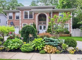 2274 Woodbine Ave, Merrick, NY 11566