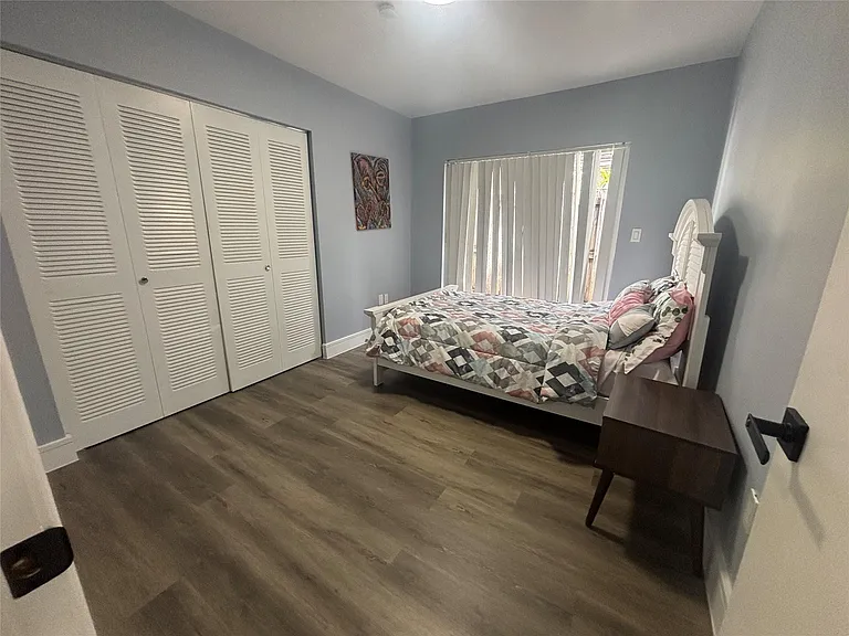 814 SW 12th Pl — Photo 12