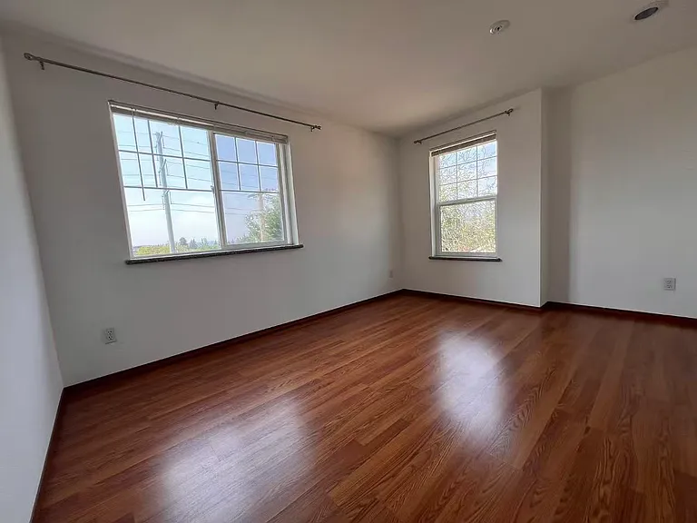 1160 Monroe Ave NE #D6 — Photo 13