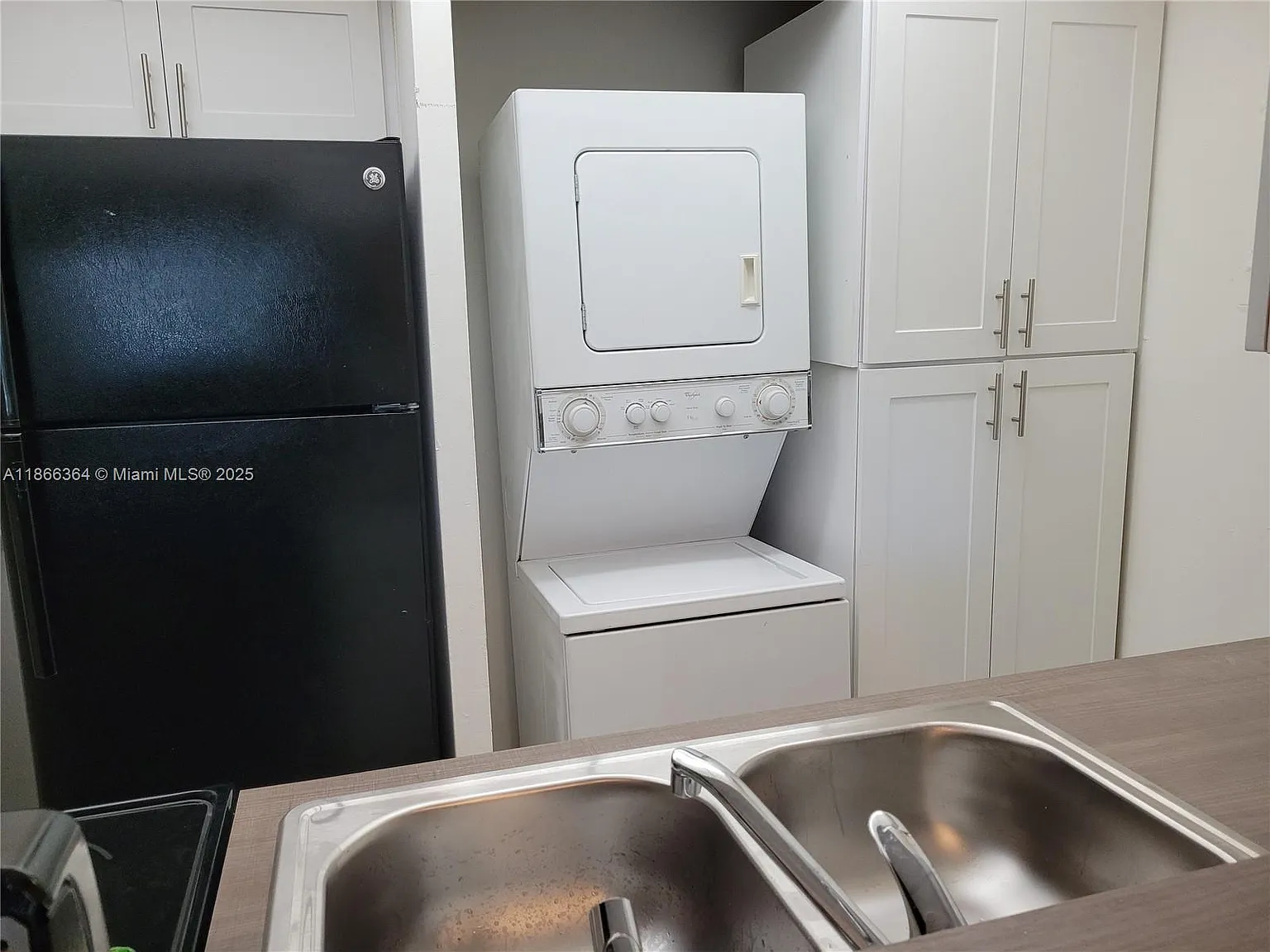 3 bed, 1179 sqft, $2,050 — Photo 4