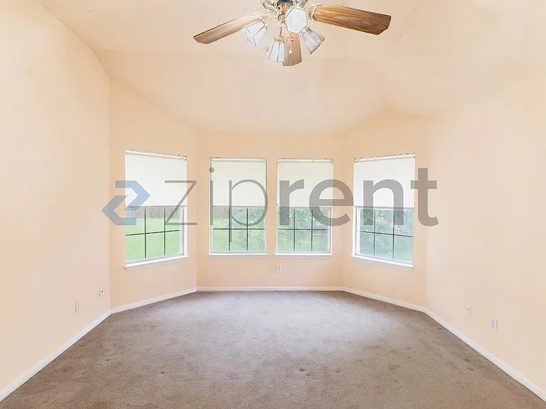 1215 Timber Bend Dr — Photo 9
