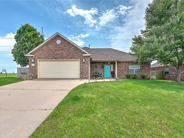6201 S 36th St, Rogers, AR 72758