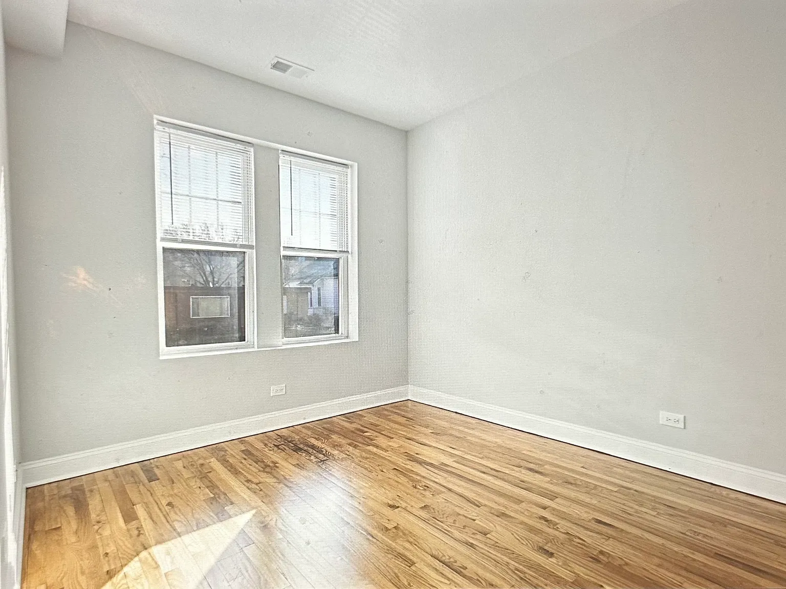 2 bed, 800 sqft, $2,295 — Photo 3