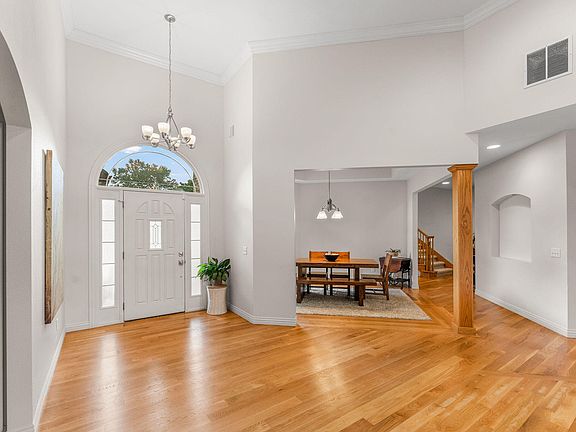 4th image of 3002 W Cantebury Street