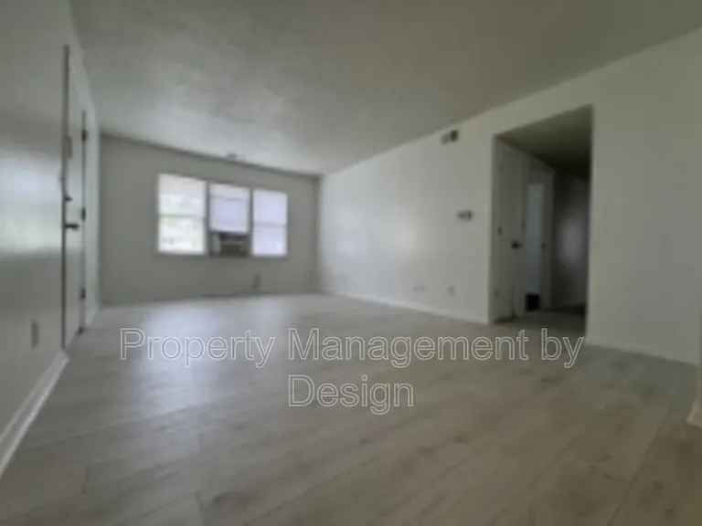 1039 5th St #7 — Photo 15