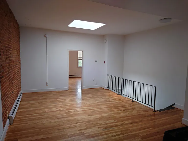 1823 Bolton St #3 — Photo 1