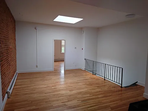 1823 Bolton St #3 Photo 1