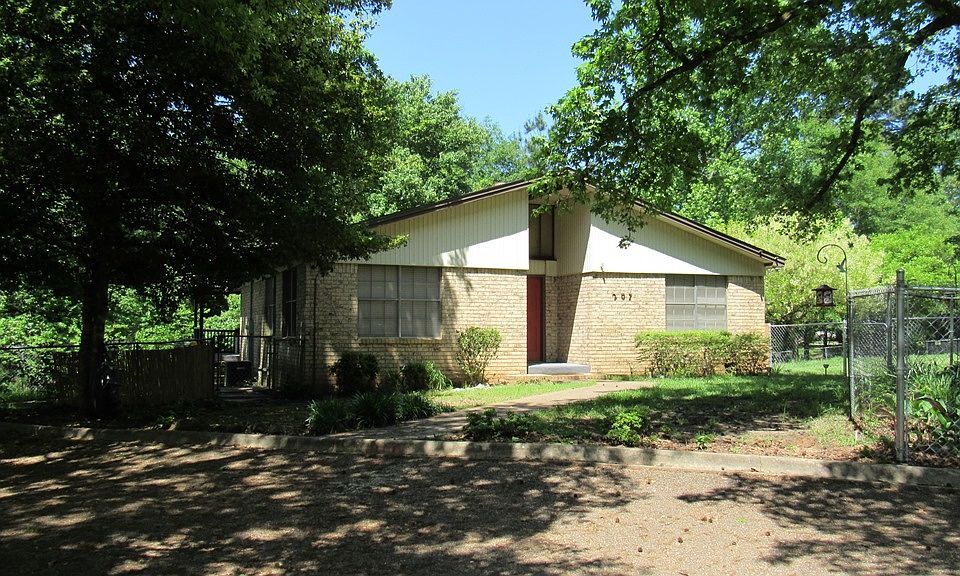 1st image of 207 Enola Mae Dr