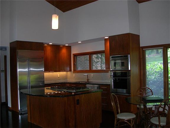 4th image of 136 Sunrise Ln