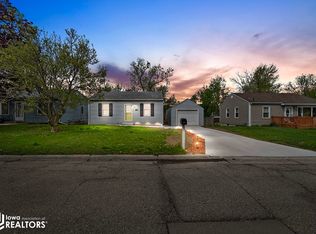 1003 Finkle Ave, Marshalltown, IA 50158