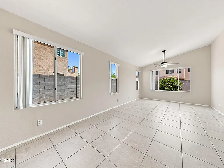 1402 E Shannon St — Photo 20