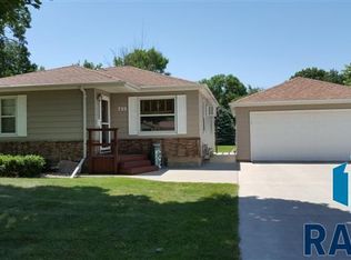 722 6th Ave, Pipestone, MN 56164