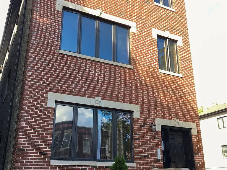 728 W 50th St #1 — Photo 1